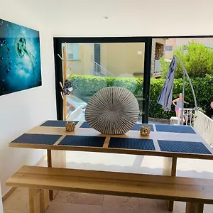  Hébergement de vacances Maison En Front De Sur La De Portissol